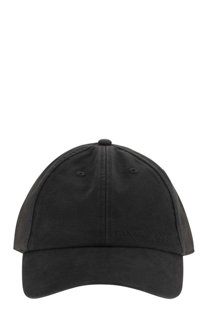 Canada Goose Women's Hat With Visor in Black