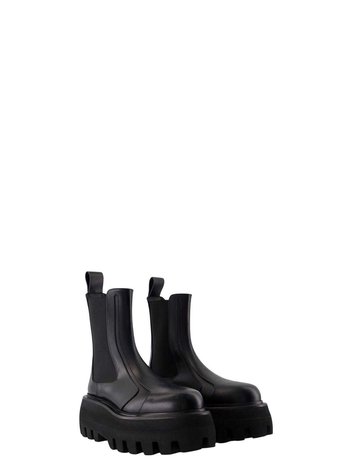 Alexander McQueen Black Leather Chelsea Ankle Boots