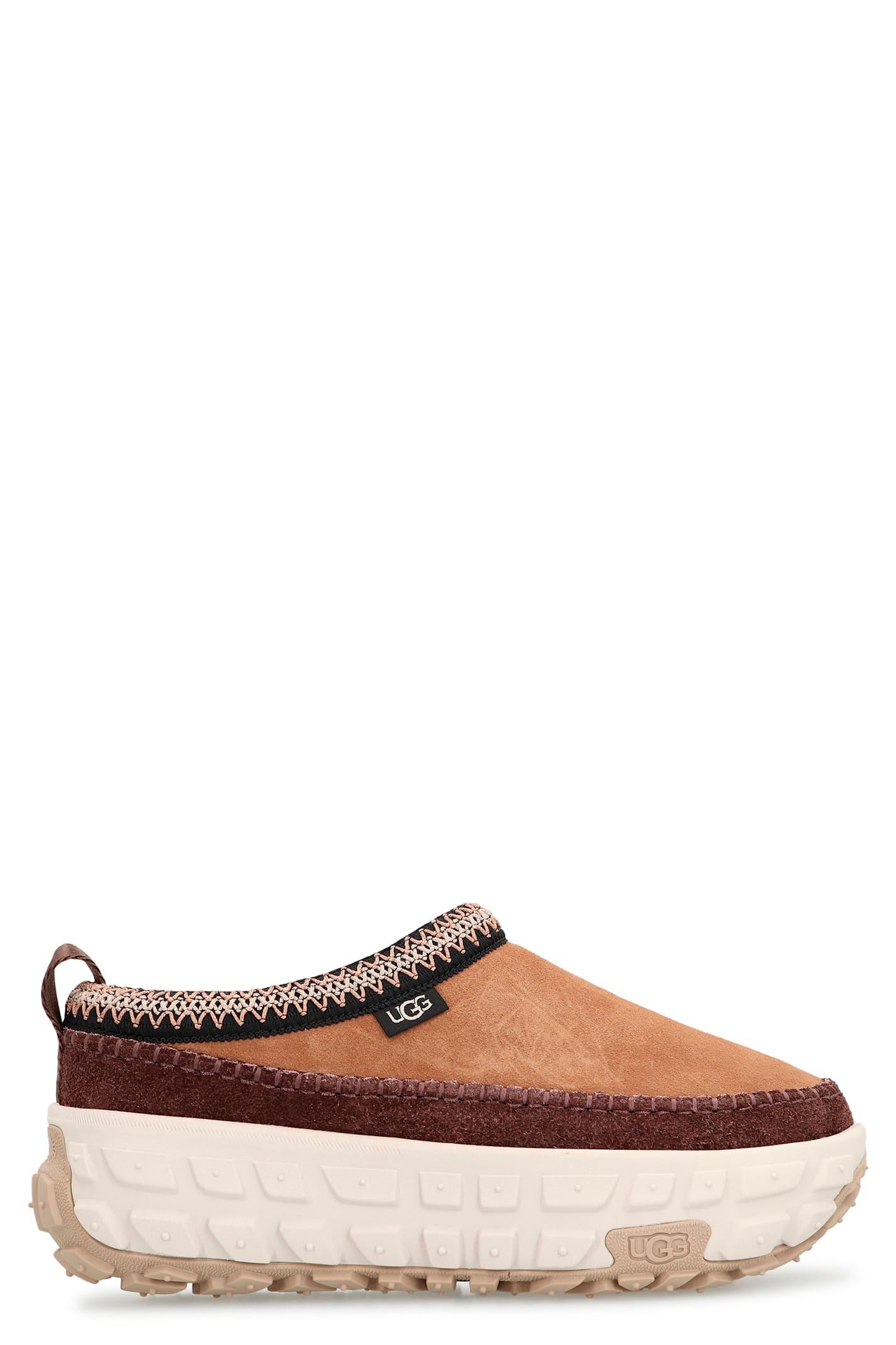 UGG Venture Daze Slipper-Mule in Leather Color Suede