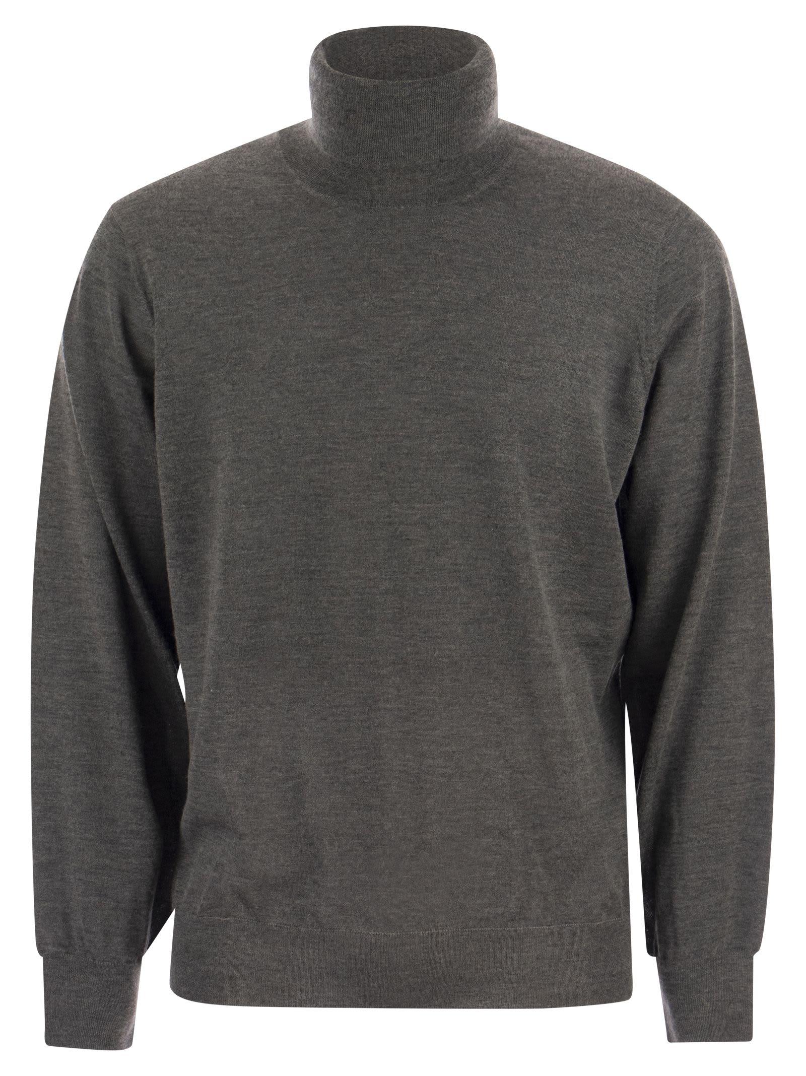 Brunello Cucinelli Lightweight Turtleneck Sweater in Cashmere and Silk