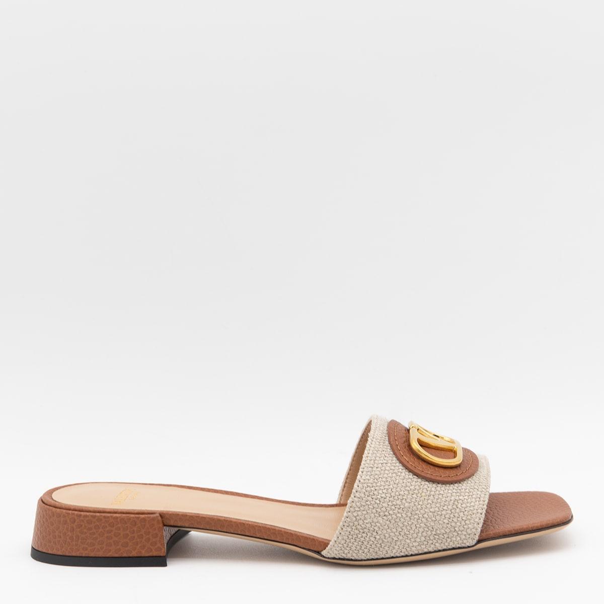 Valentino Garavani Women's Slide Sandal Vlogo Signature in Beige